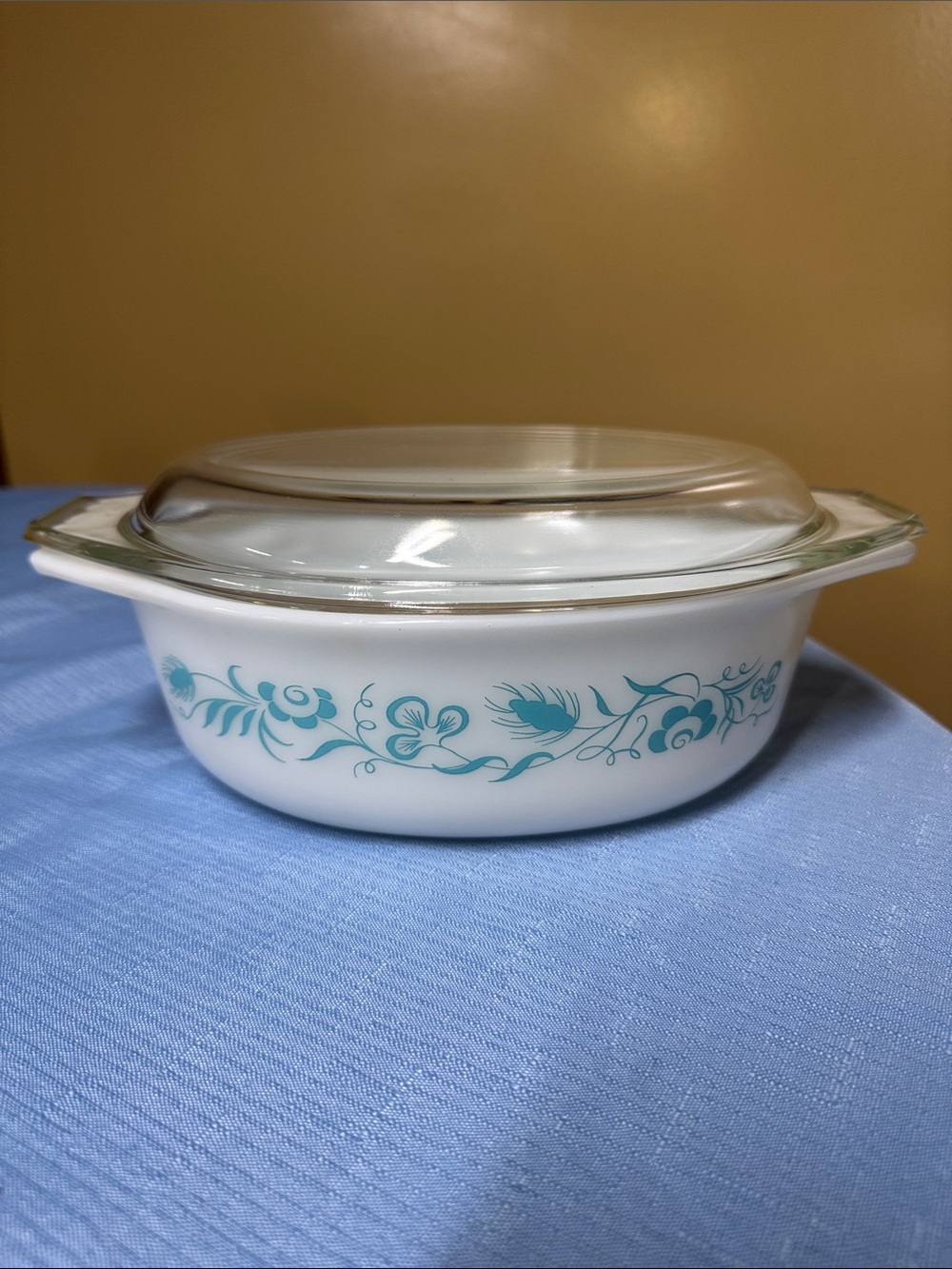 Pyrex Promotional Turquoise Blue "Meadow" 043 1.5 Qt. Oval Casserole Dish W/ Lid